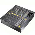 DJ   Pioneer DJM-700-K