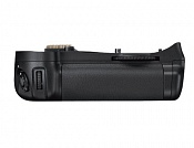   Nikon MB-D10