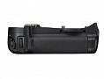   Nikon MB-D10